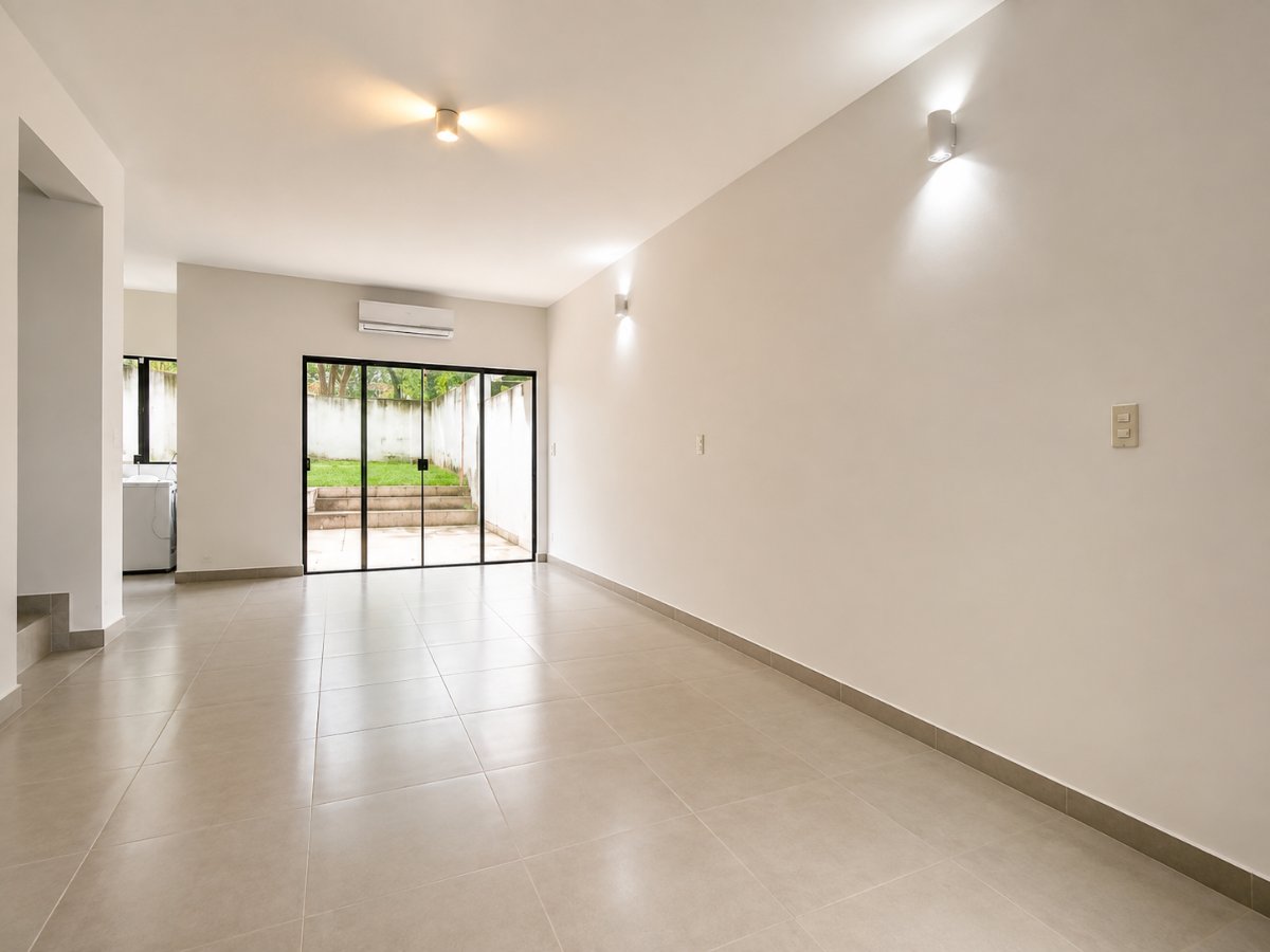 ALQUILO DUPLEX DE 3 DORMITORIOS EN BARRIO MBACHIO LAMBARÉ — foto 3
