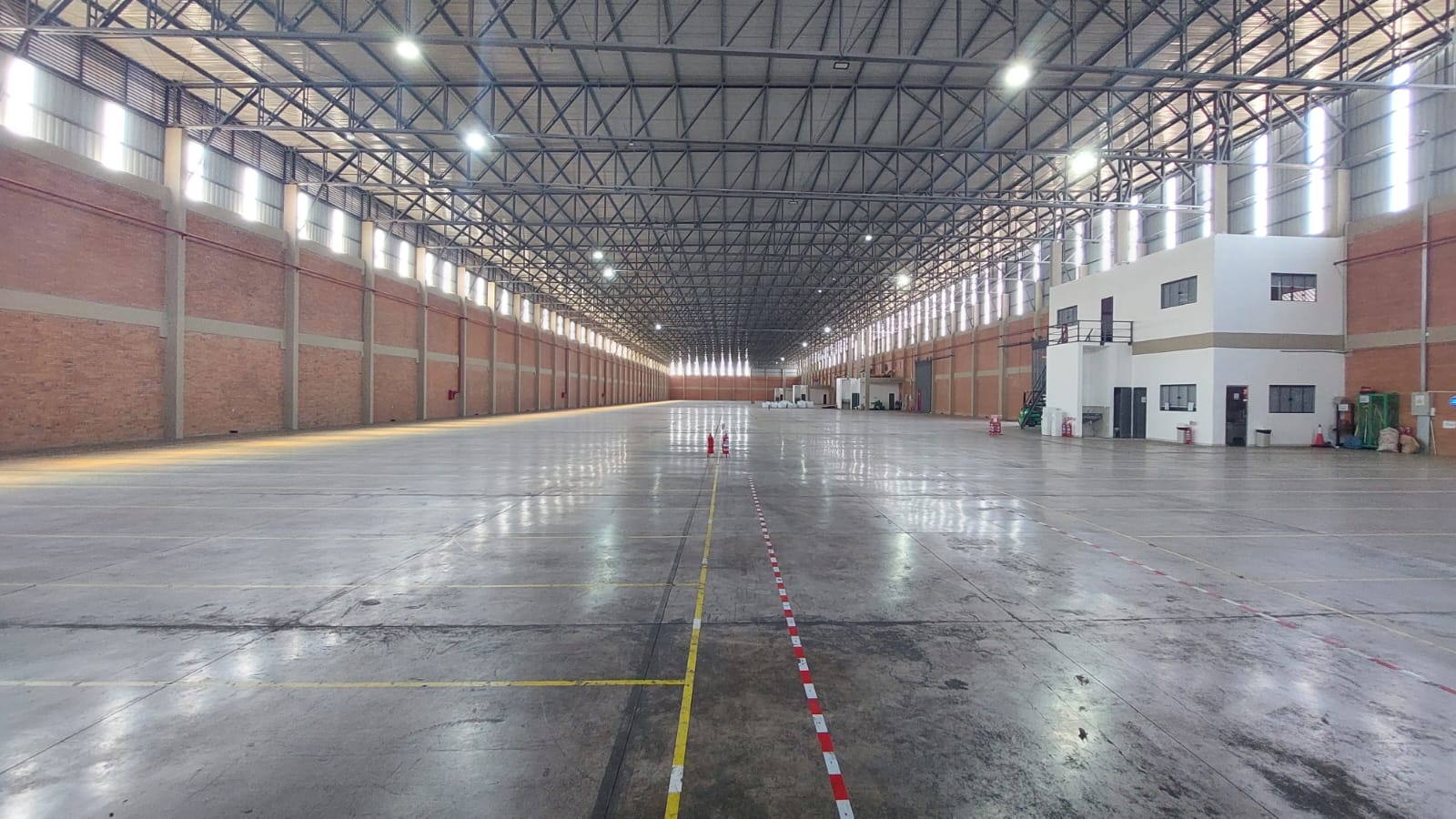 Alquilo Deposito de 1.051 M2 En Mariano Roque Alonso‼️ C-1061 — foto 2