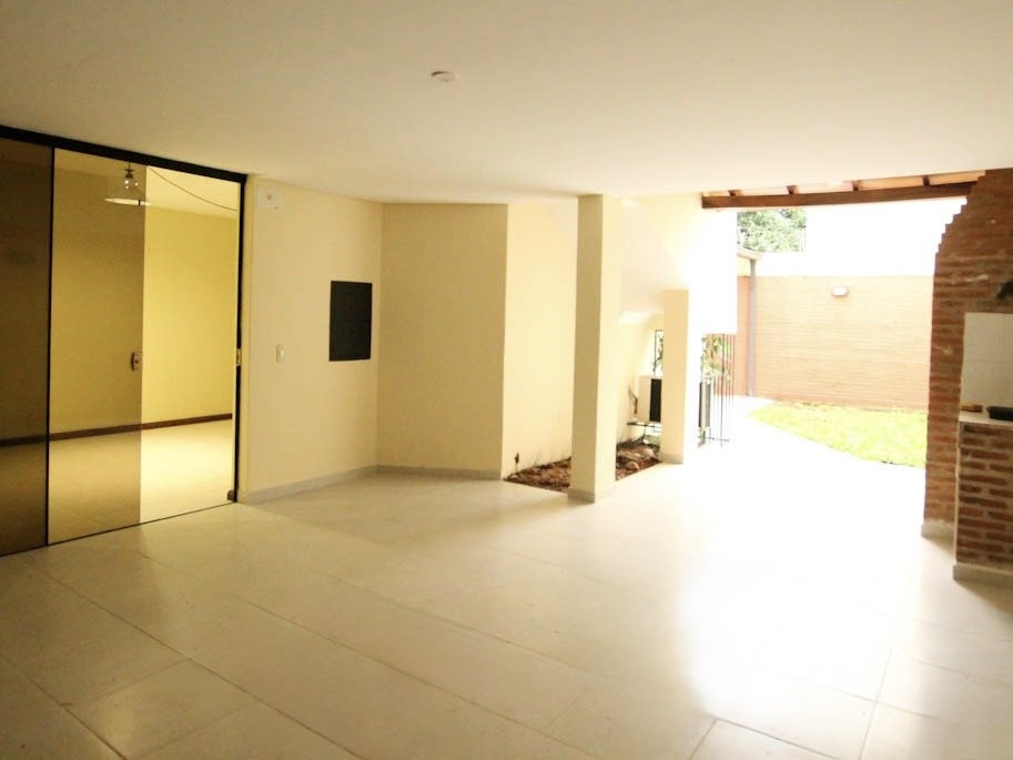 ALQUILO DUPLEX 3 DORMITORIOS EN YCUA SATI — foto 2