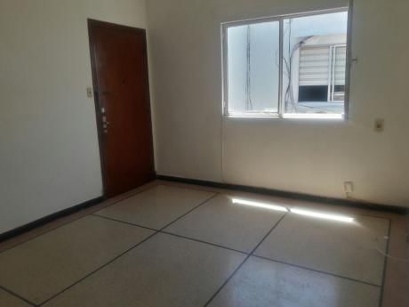 Zona Gastronómica 2do. Piso Por Escalera