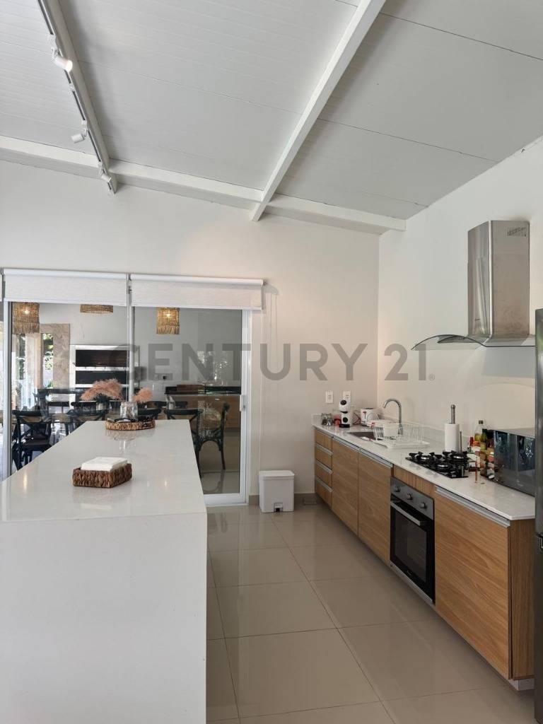 CASA EN VENTA EN SAN BERNARDINO CON 5 DORMITORIOS — foto 3
