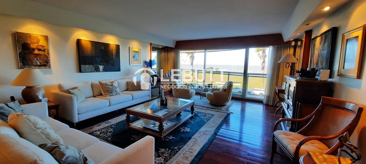 APARTAMENTO DE CATEGORIA 4 DORMITORIOS 4 BAÑOS + SERVICIO COMPLETO GARAJE X 3
