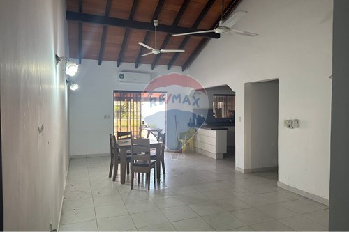 Casa en Alquiler con Piscina en Mariano Roque Alonso — foto 2