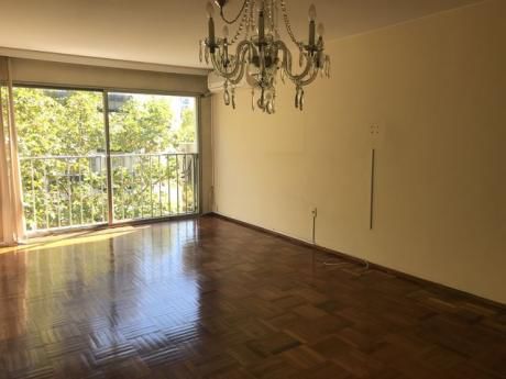 Apartamento A Mts. De Rbla.!!