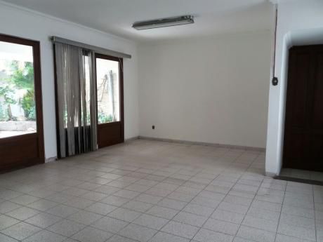 Casa De 2 Plantas En Venta Zona Central Calle Murillo