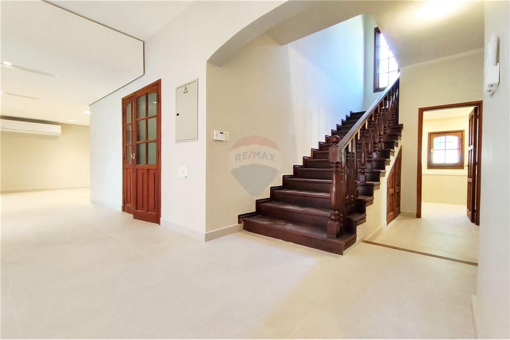 Alquilo amplia y fina residencia en Los Laureles — foto 2