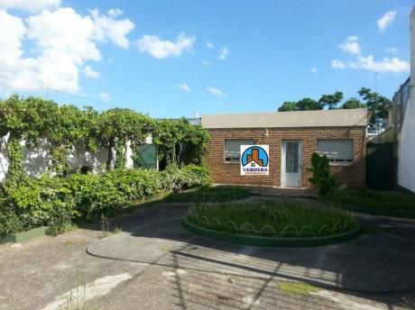 Casa Con Gran Jardìn, Garage Y Galpòn
