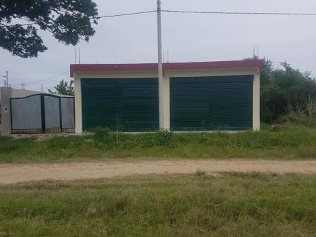Casa En Venta Sobre Avenida Con Local Comercial