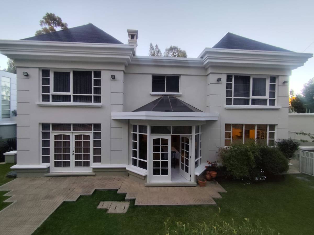 Casa en venta en Obrajes