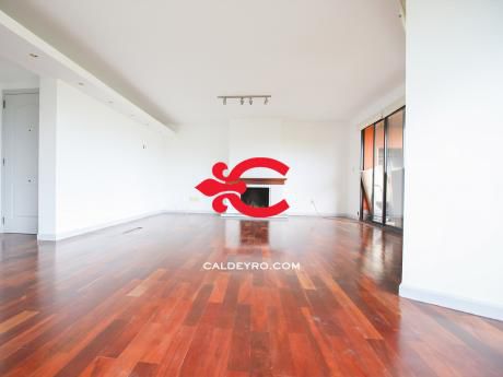 Apartamento En Carrasco. Ref: 6277