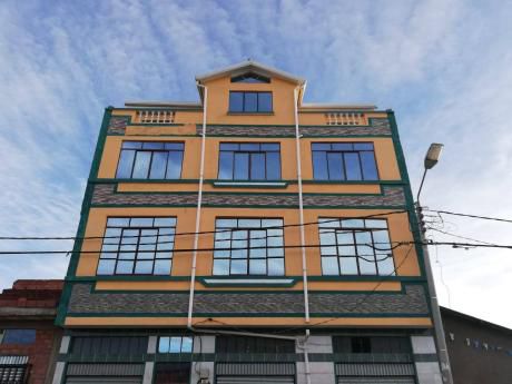 Casa Comercial En Villa Adela
