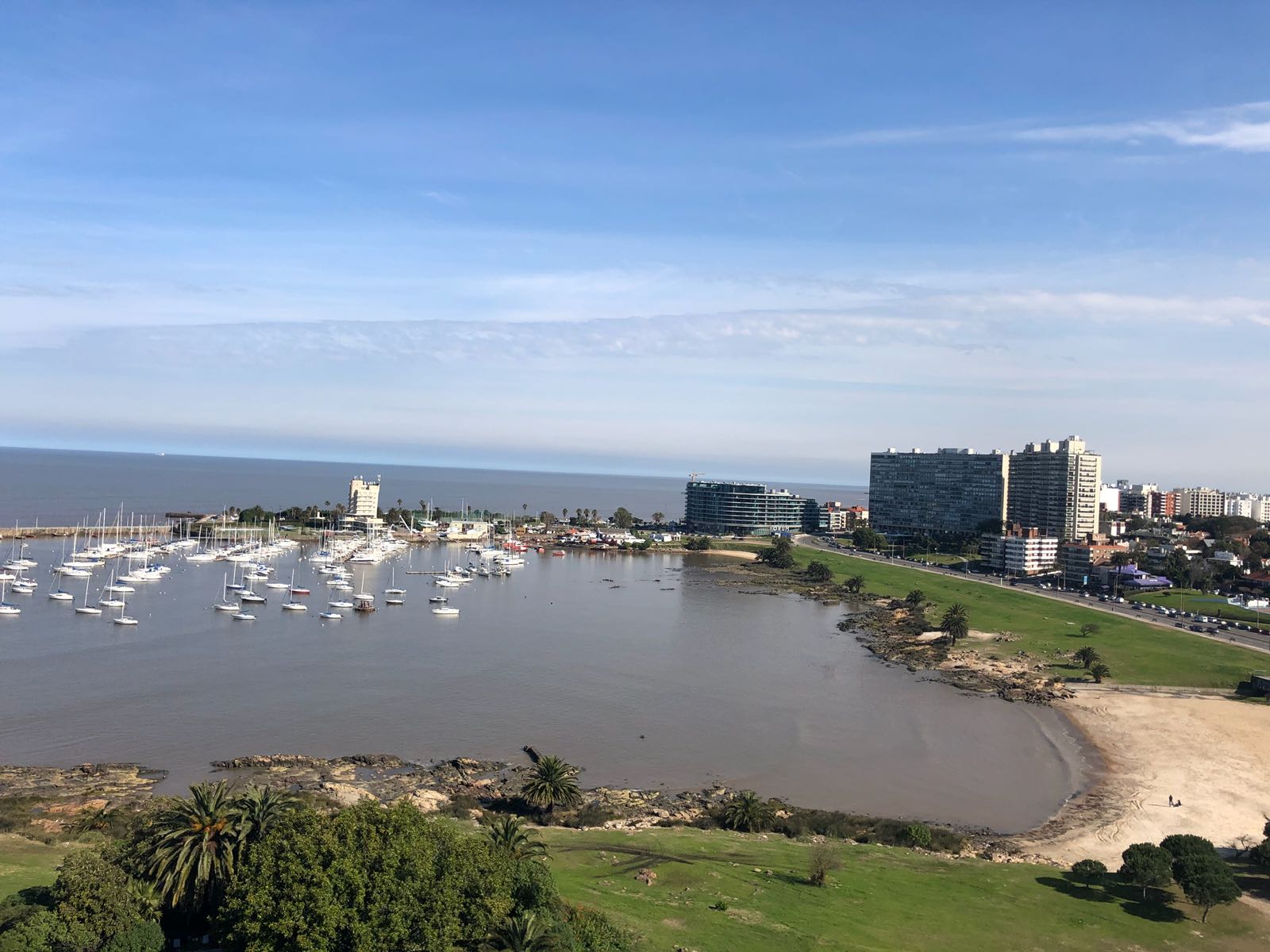 Apartamento 3 dormitorios y servicio en Pocitos Nuevo
