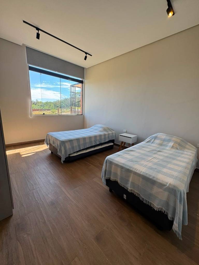 VENDO BELLA CASA EN SANBER CON VISTA AL LAGO — foto 3