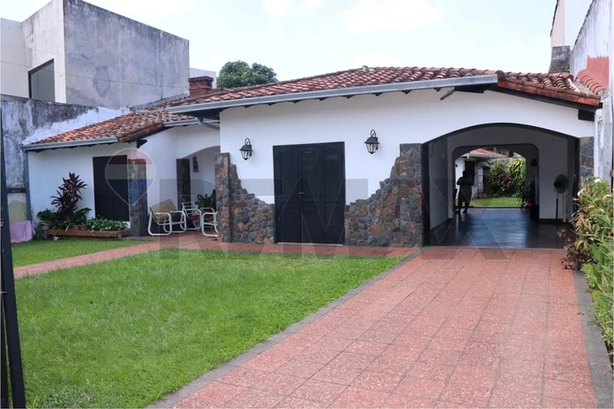 CASA EN VENTA EN EL GRUPO HABITACIONAL AEROPUERTO — foto 3