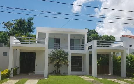 Amplia Cas En Alquiler En El Urubo En Condominio