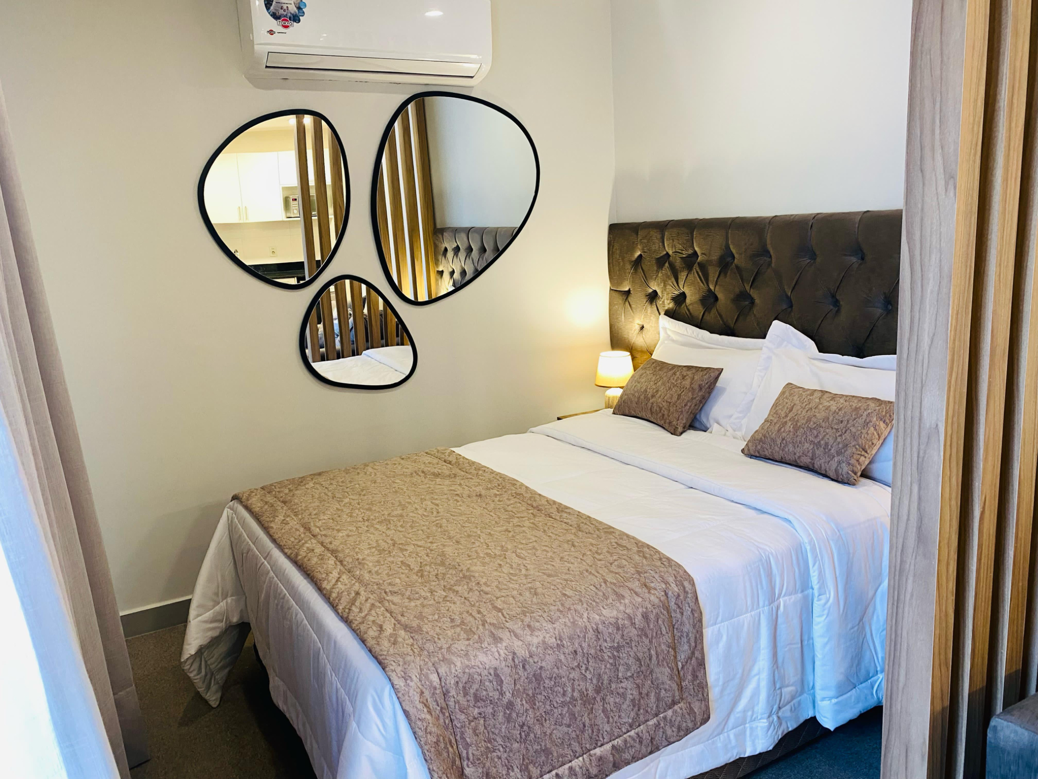 VENDO MONOAMBIENTE AMOBLADO A ESTRENAR EN LAS MERCEDES — foto 3