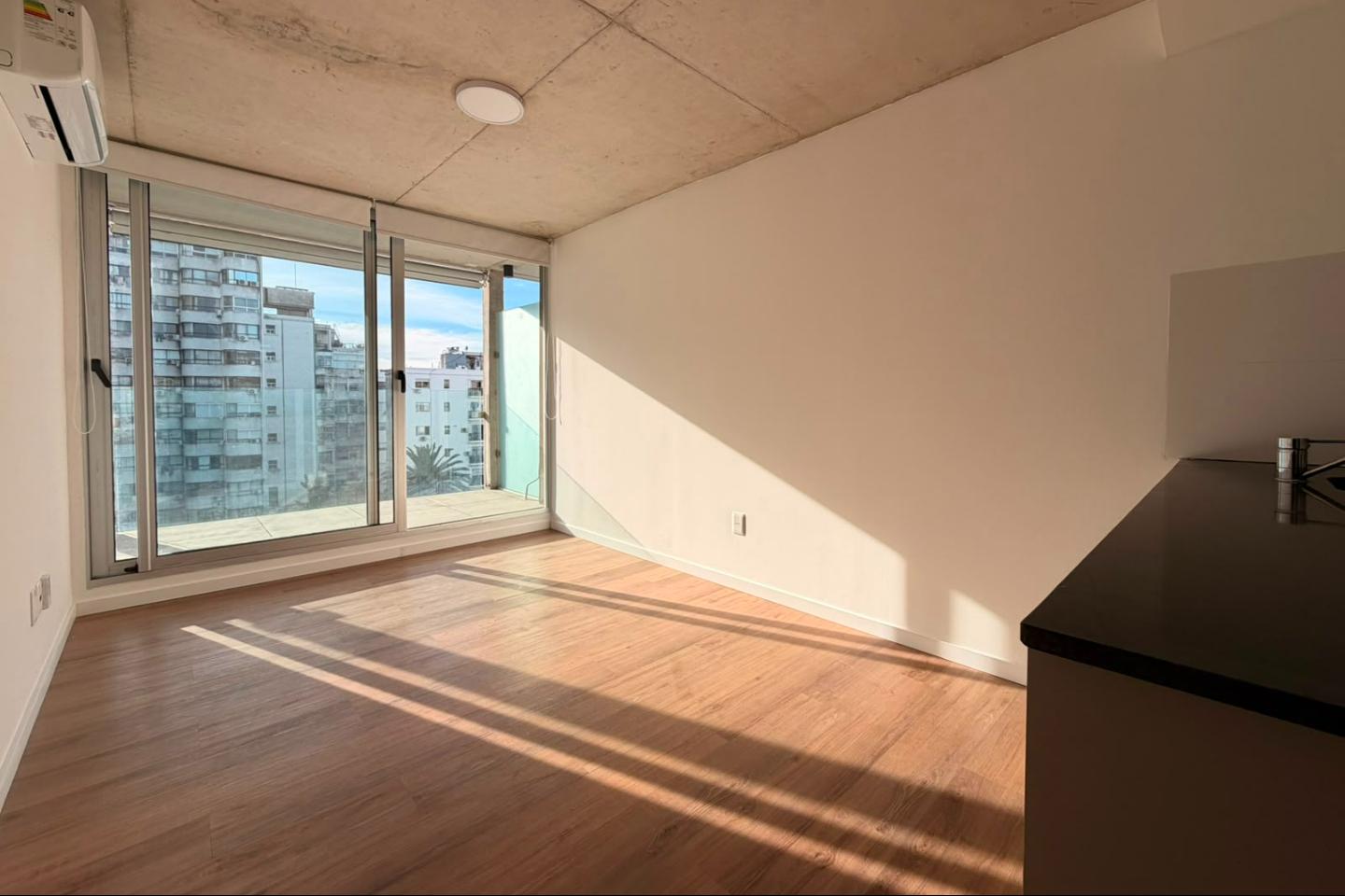 Alquiler 1 dorm con garaje en cordón