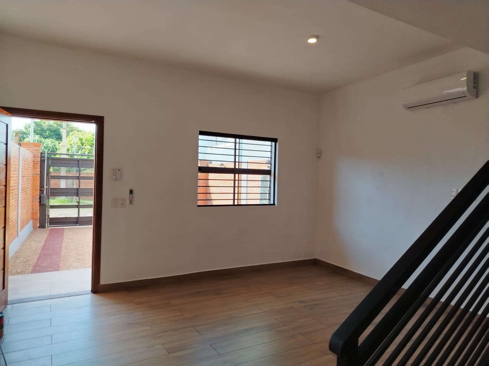 ALQUILO DÚPLEX A ESTRENAR EN LA CIUDAD DE VILLA ELISA A 50MT DE VON POLESKI. — foto 2
