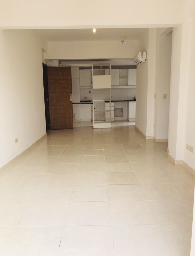 En alquíler departamento sin muebles zona Mburucuyá — foto 3
