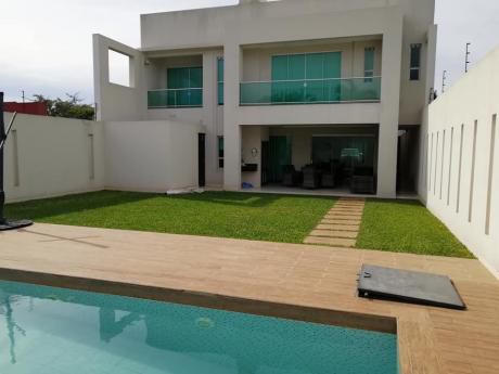 En Venta Fina Residencia En Fdo. De La Mora Zona Norte
