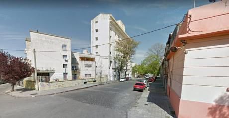 Muy Buen Apartamento En Aguada.