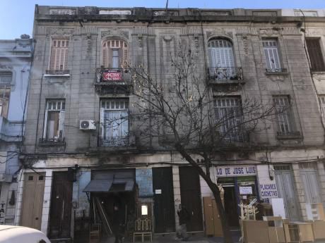 Av. Daniel Fernandez Crespo 1916