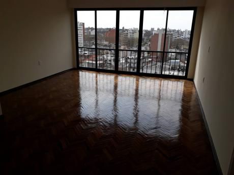 - Soca Esquina Bartolito Mitre, Zona Embajada De España.