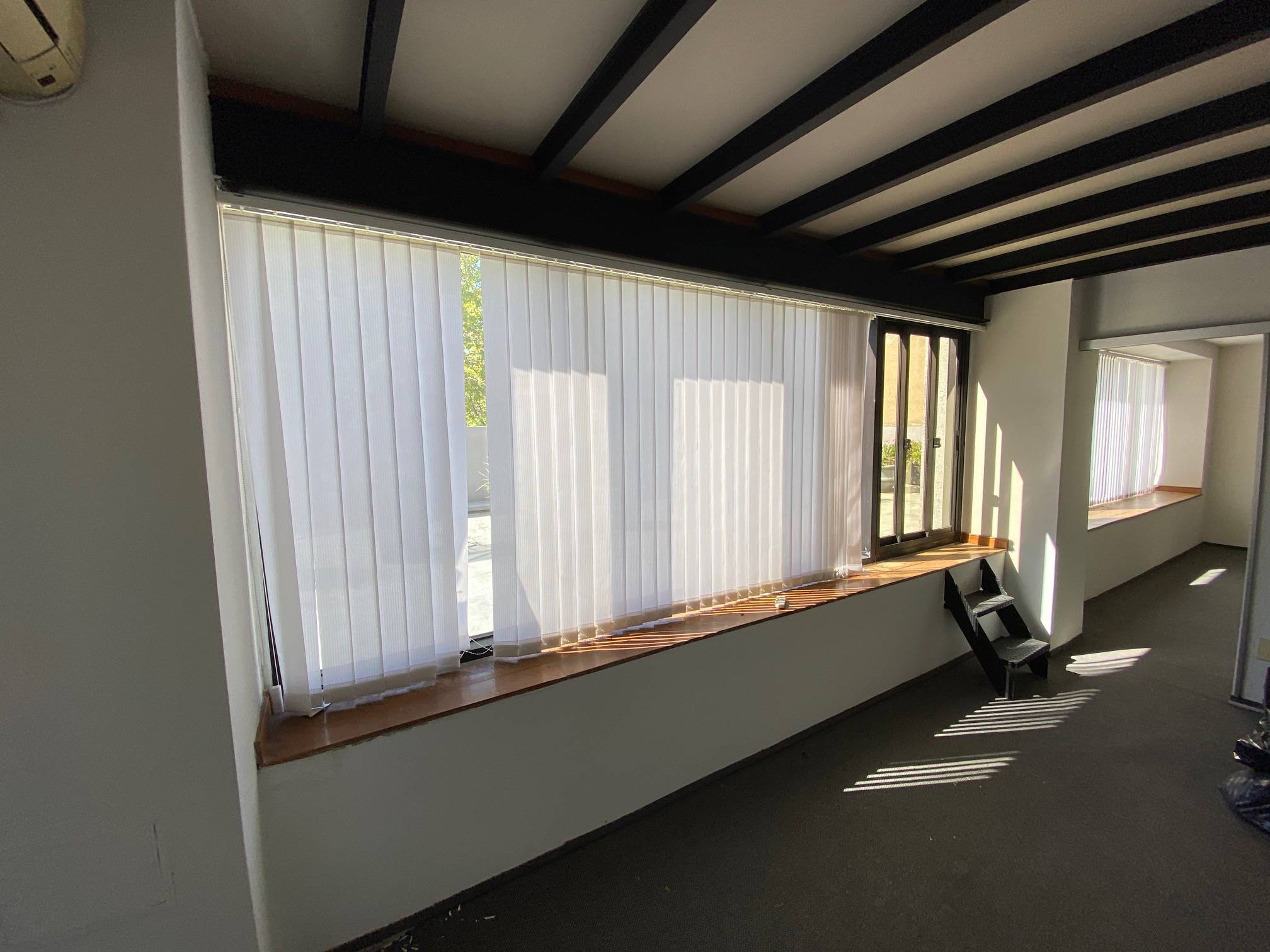 Alquiler - Oficina con vista a Plaza Matriz, 184 m2 con 42 de terraza - Ituzaingo y Rincon · Foto 4