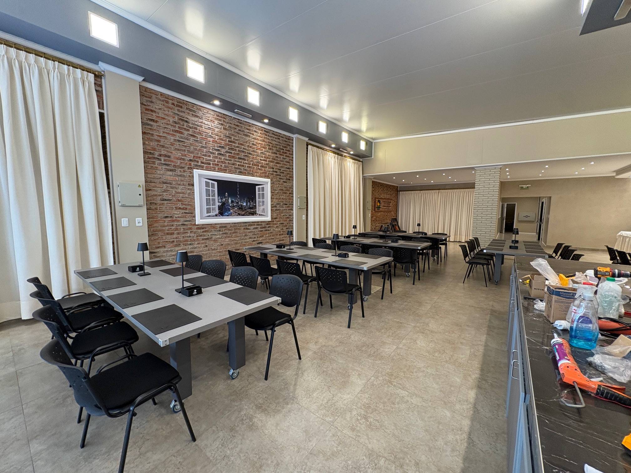 Alquiler - Local Comercial ideal para Salones de fiestas, pub o restaurantes en Brazo Oriental - Termopilas y Bv. Batlle y Ordoñez · Foto 4