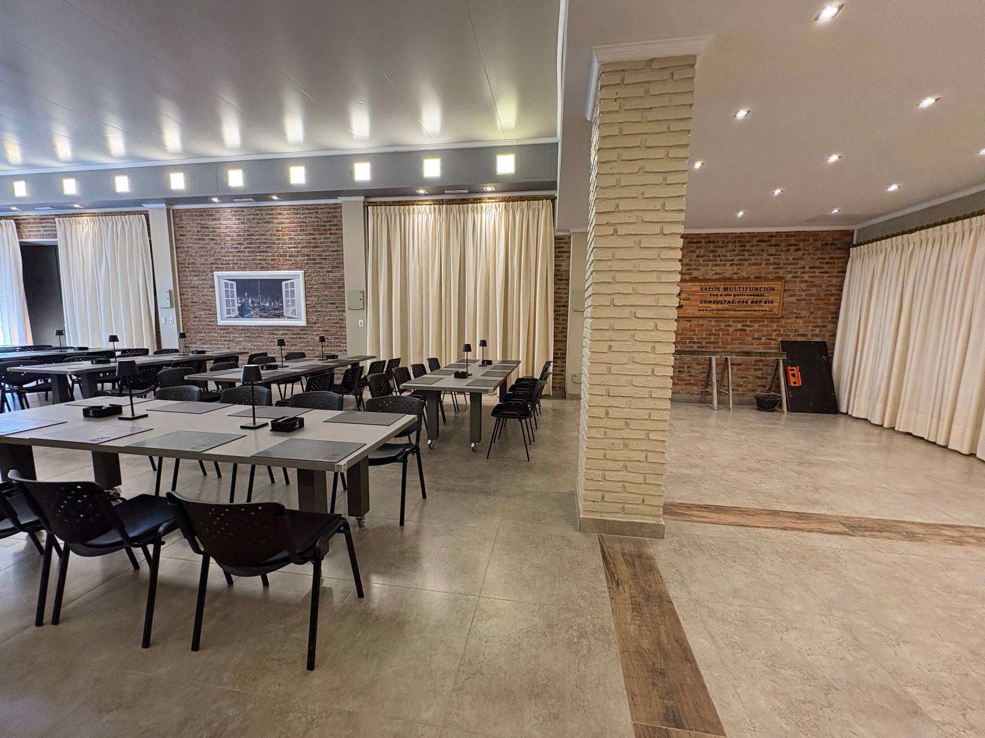 Alquiler - Local Comercial ideal para Salones de fiestas, pub o restaurantes en Brazo Oriental - Termopilas y Bv. Batlle y Ordoñez · Foto 2