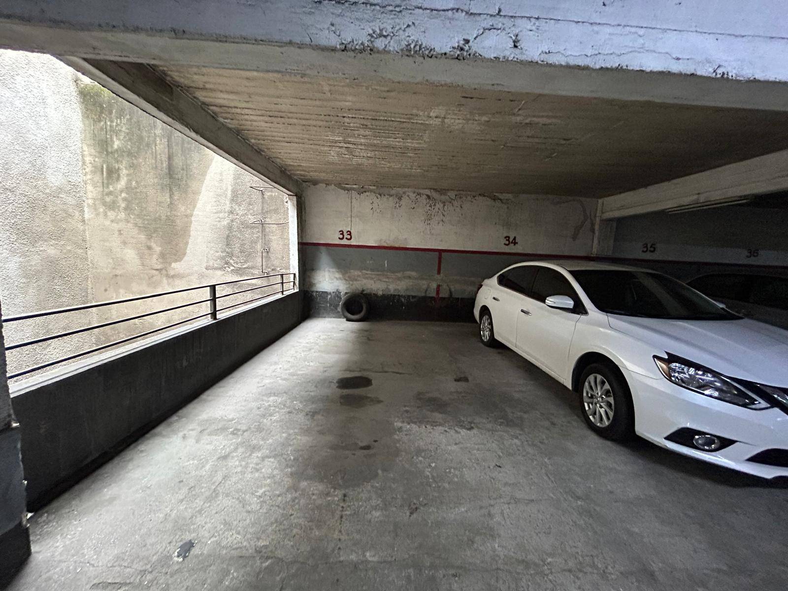 Alquiler de Garage en Calle Misiones  en Ciudad vieja