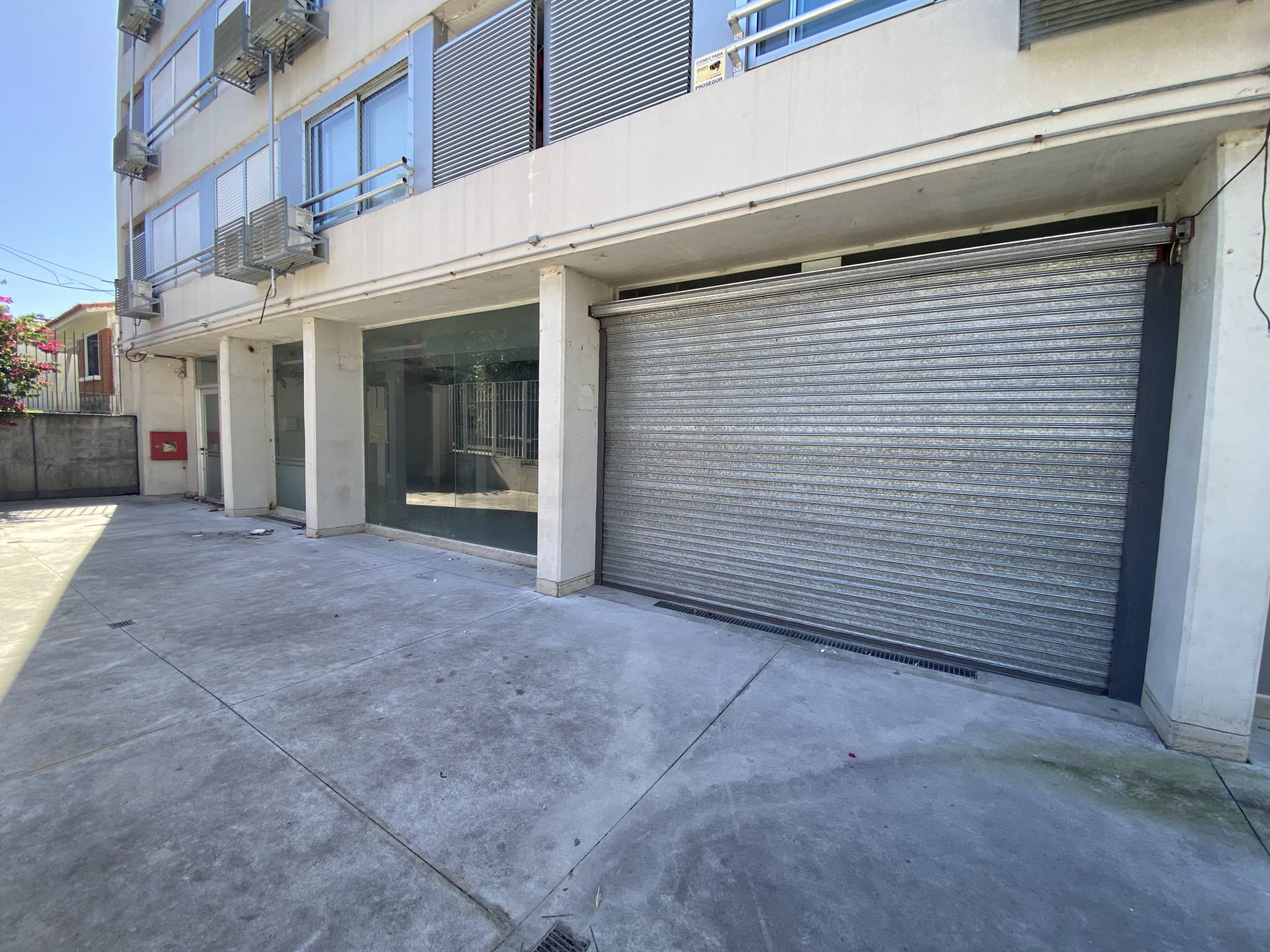 Alquiler de Local comercial en Malvin - Oviedo y Ñangaripe