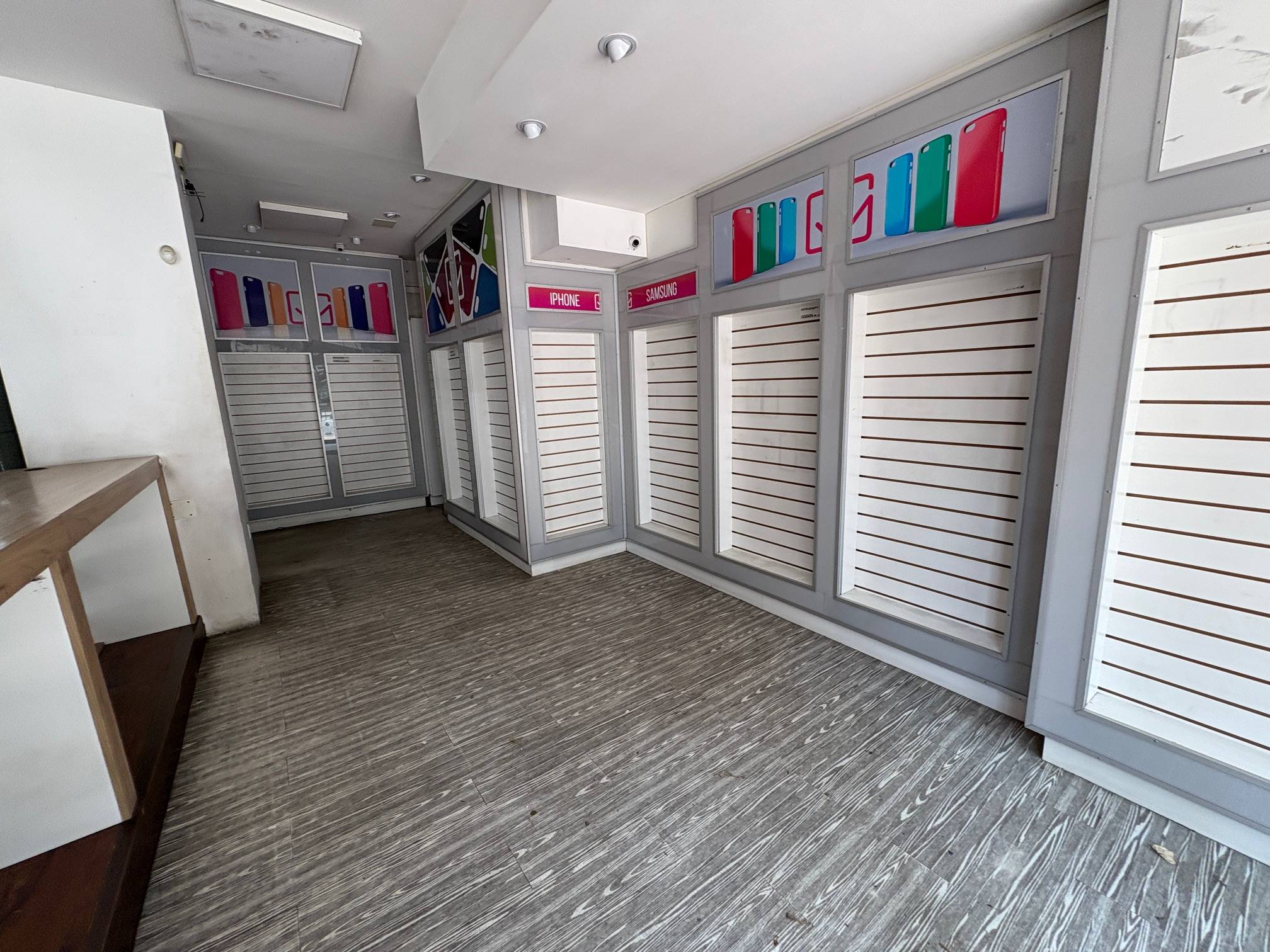 Alquiler - Local Comercial sobre 18 de Julio, alto transito, Cordon - Av. 18 de Julio y Vazquez