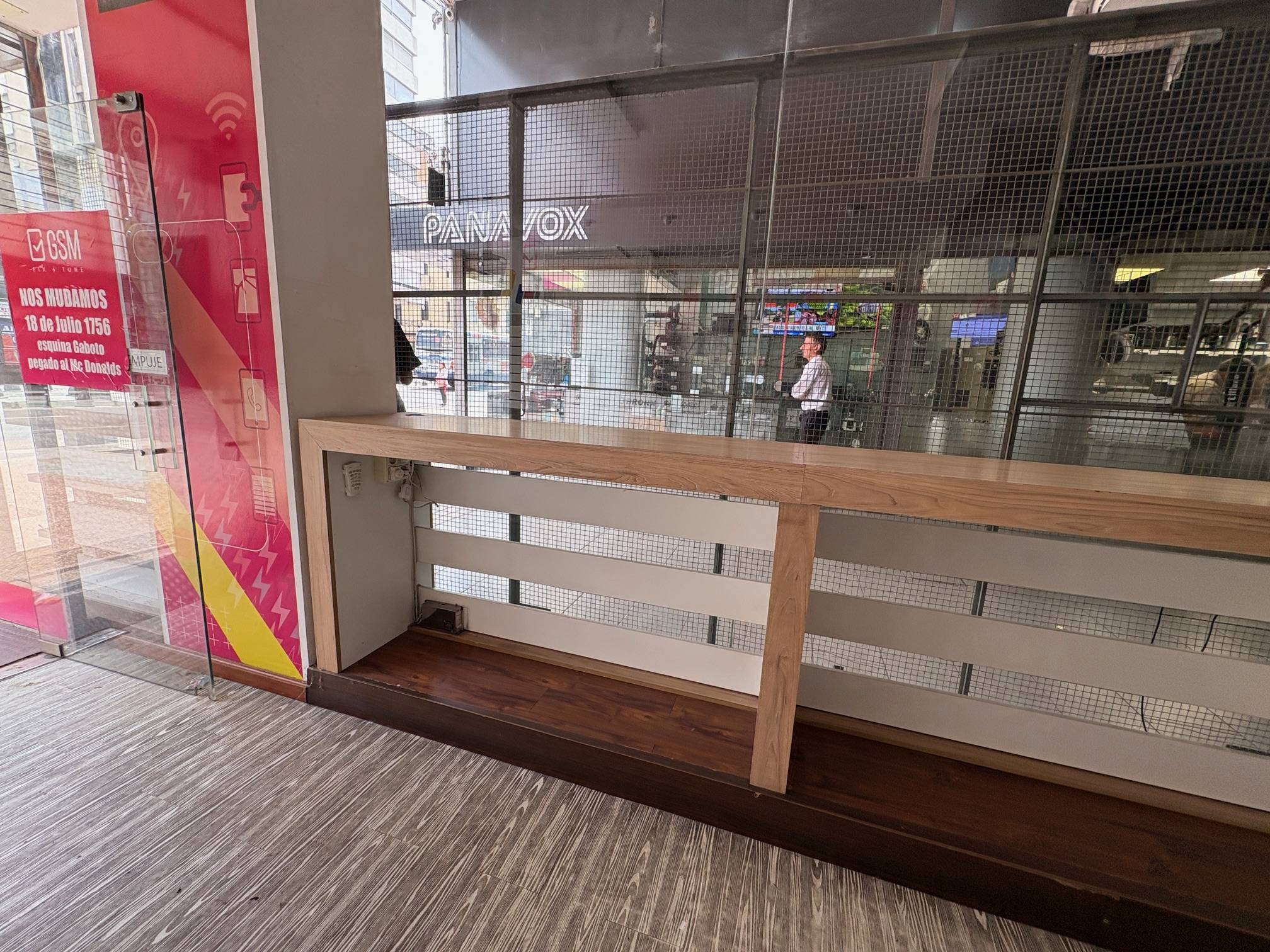 Alquiler - Local Comercial sobre 18 de Julio, alto transito, Cordon - Av. 18 de Julio y Vazquez · Foto 7