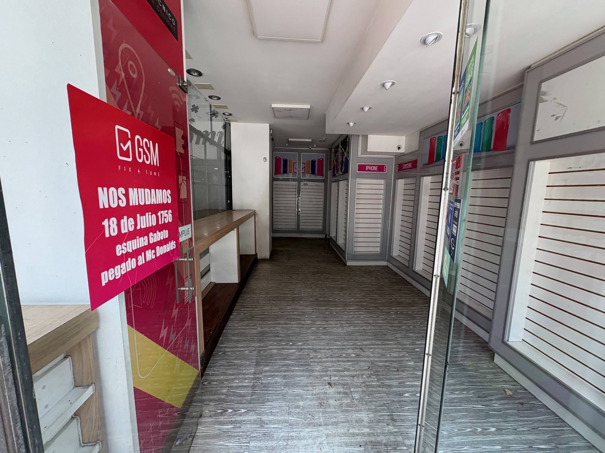 Alquiler - Local Comercial sobre 18 de Julio, alto transito, Cordon - Av. 18 de Julio y Vazquez · Foto 4