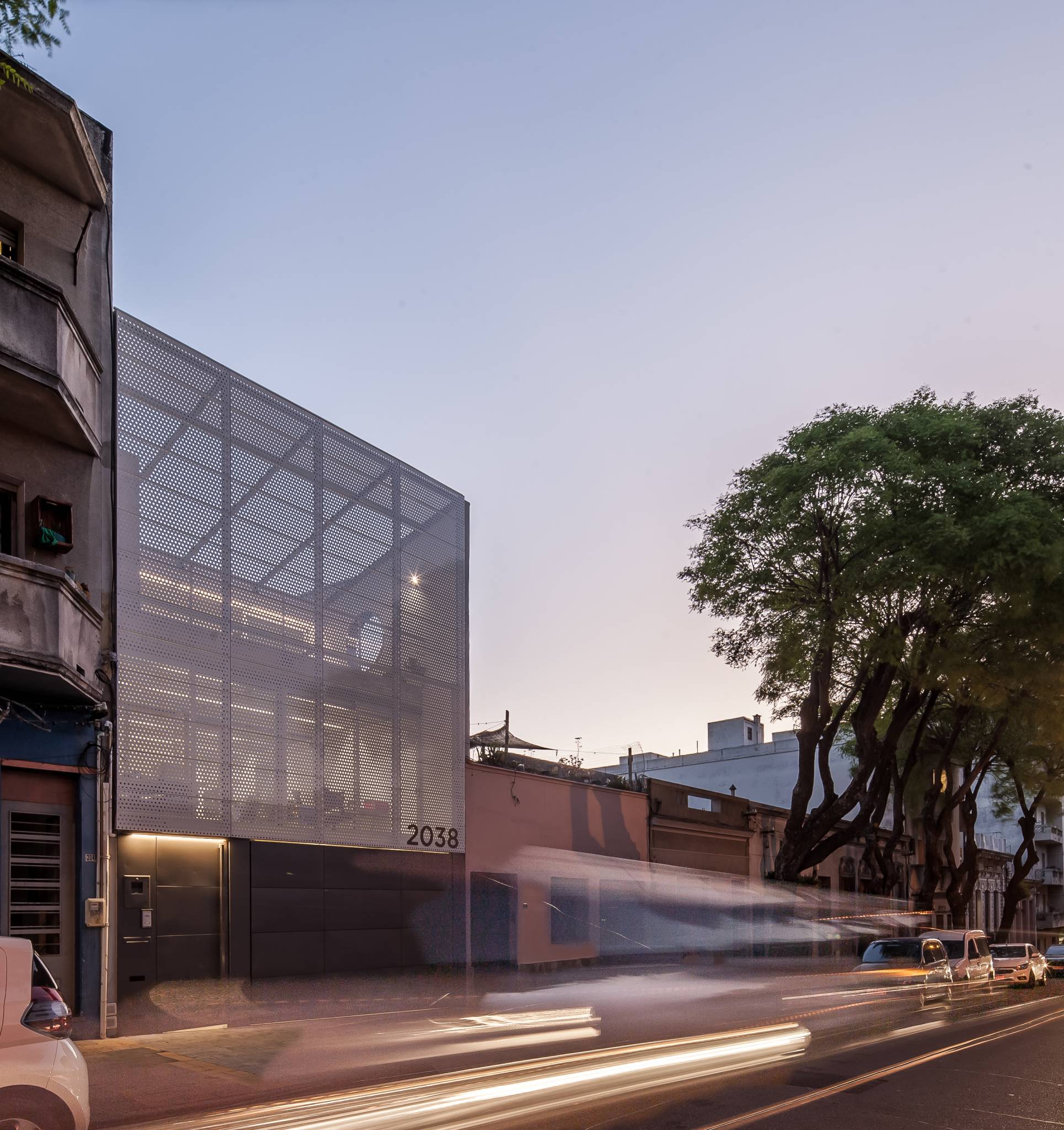 Alquiler - Edificio exclusivo con 3 niveles y 275 m2 en Cordon - Guana y Pablo de Maria