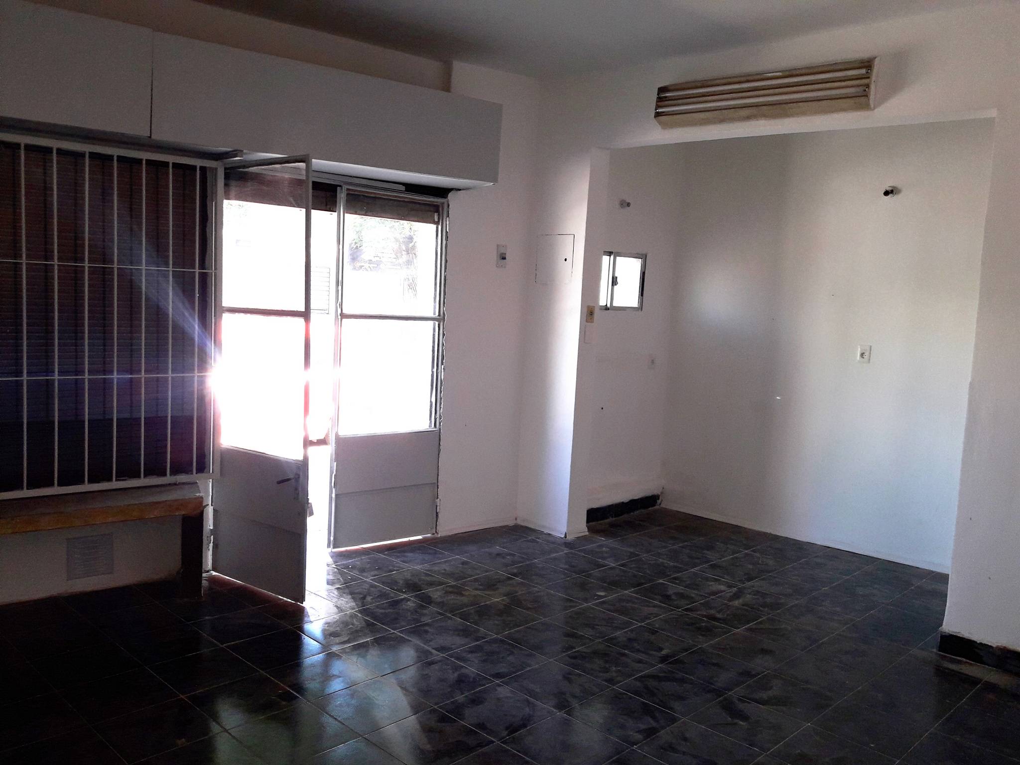 Alquiler de Local comercial en calle Alejo Rosell y Rius con 30 Mts2 en Villa dolores · Foto 2
