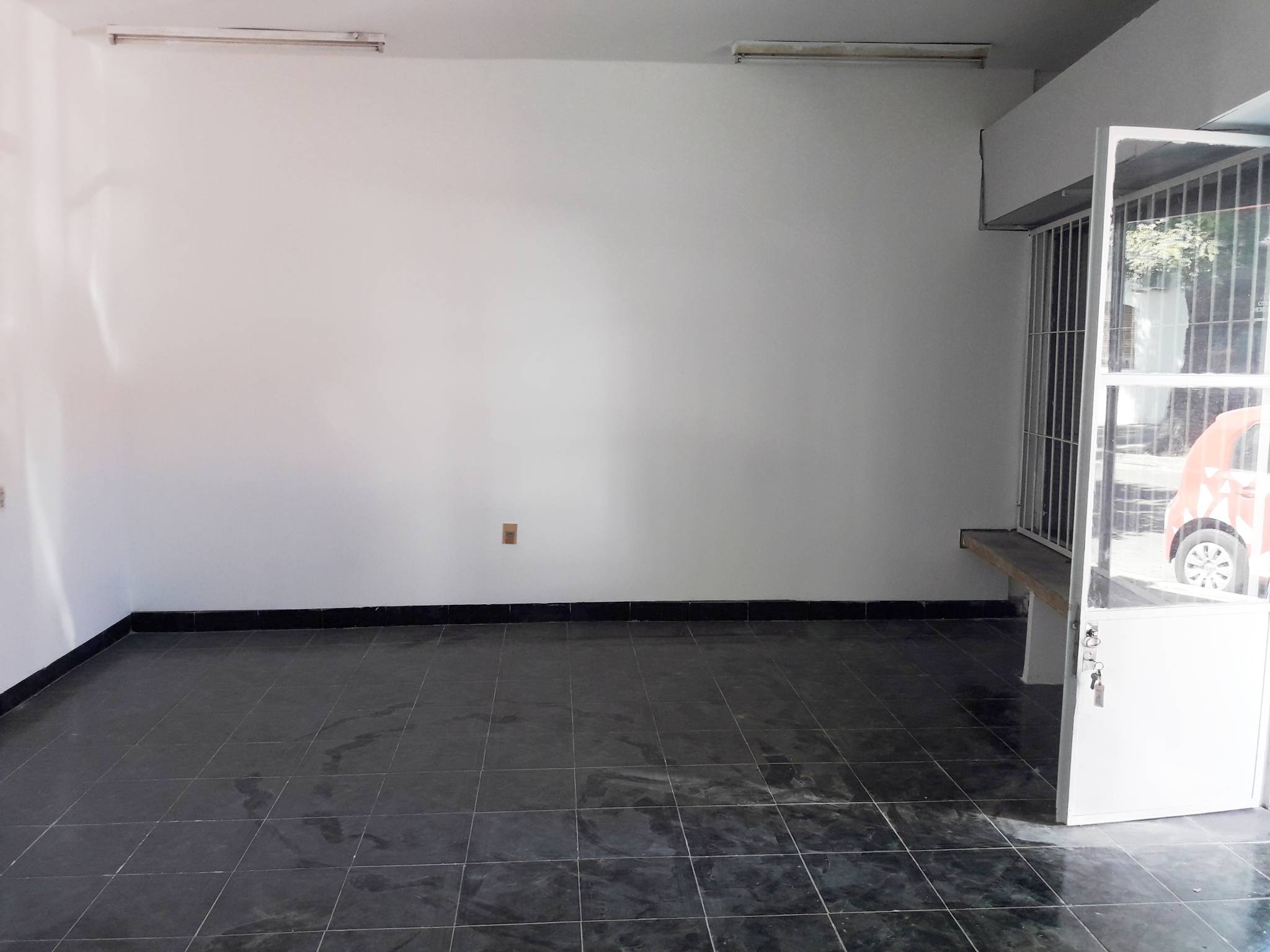 Alquiler de Local comercial en calle Alejo Rosell y Rius con 30 Mts2 en Villa dolores · Foto 3