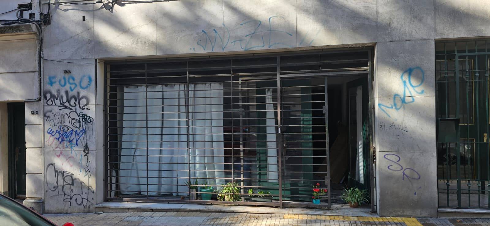 Alquiler de Local comercial o Casa en Calle Canelones con 180 Mts2 en Centro