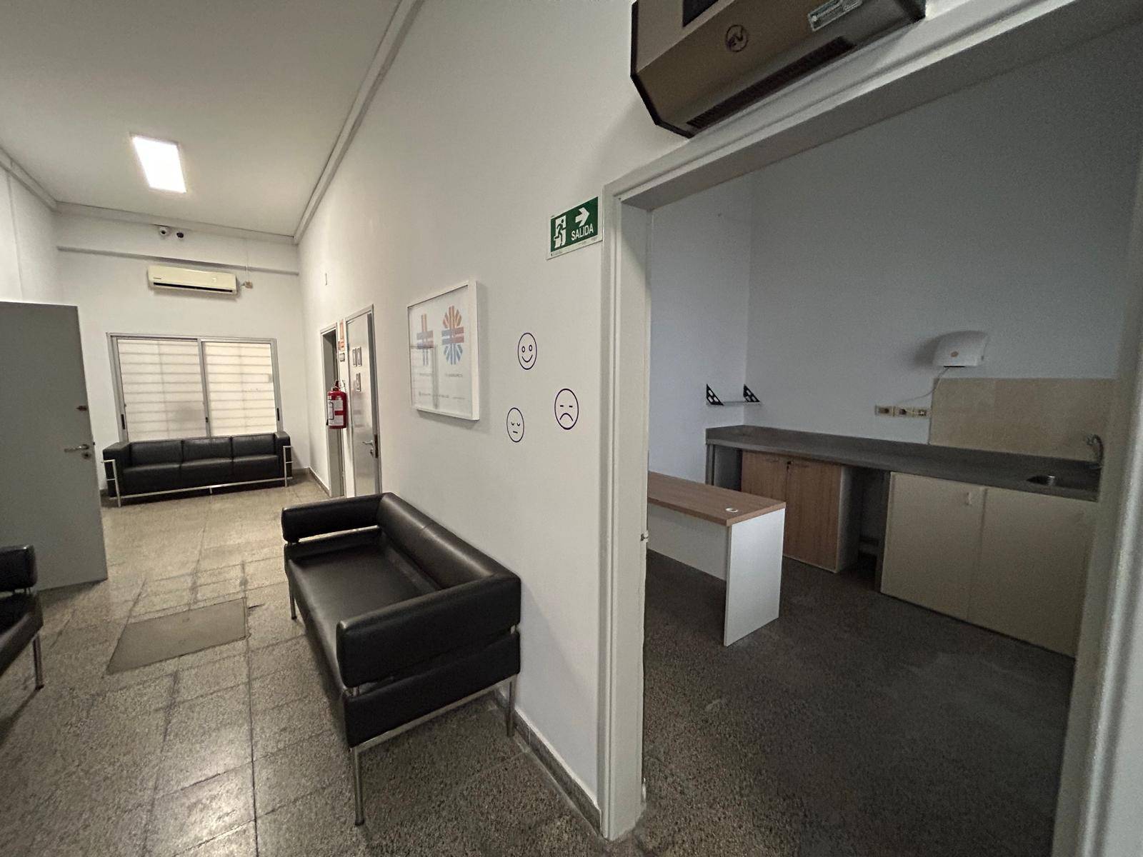Alquiler - Edificio de tres plantas 994m2, ideal residencial, clinica, centro de estudio -Yi y Valparaiso, Aguada · Foto 4