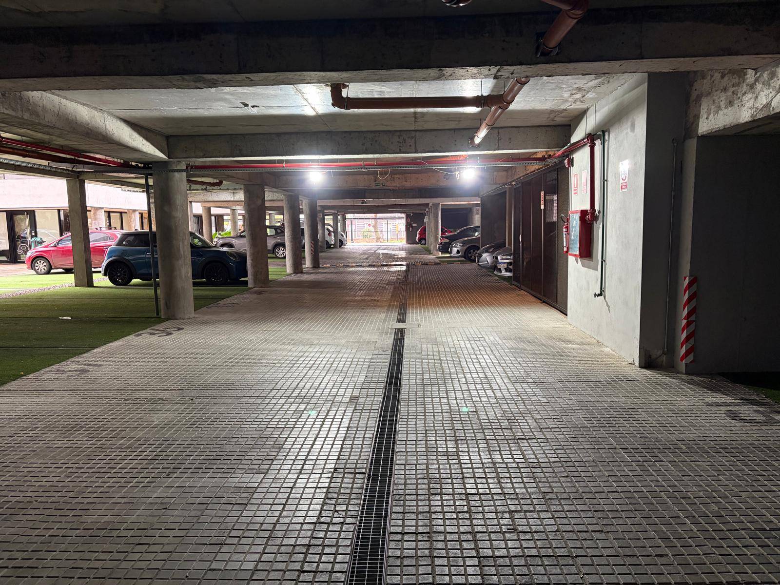 Alquiler de Garage en Felipe Sanguinetti en Union Solo para residentes Edificio Ventura · Foto 5