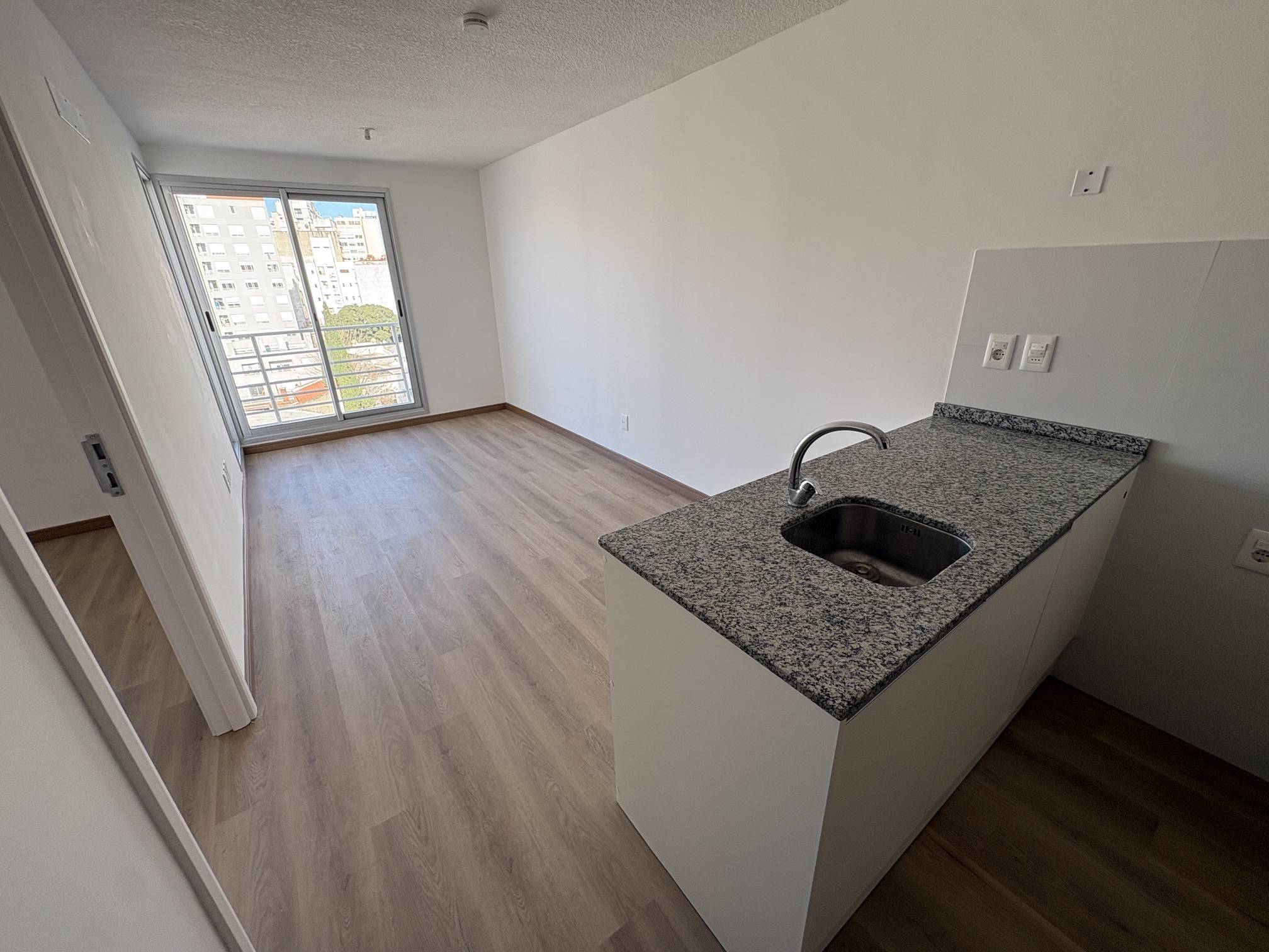 Alquiler - Apartamento a estrenar con un dormitorio y terraza en Tres Cruces · Foto 2