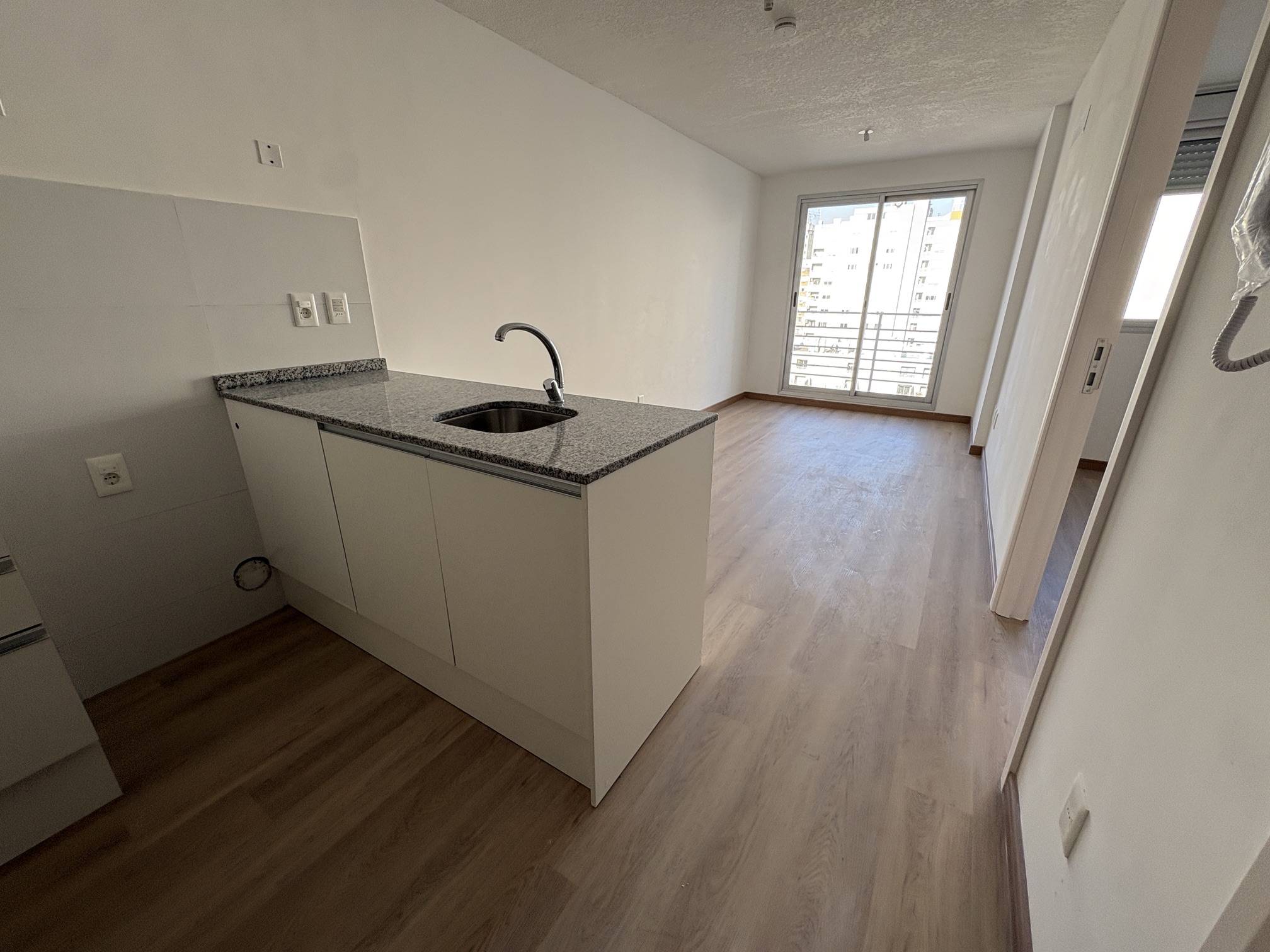Alquiler  Apartamento con un dormitorio y terraza a estrenar en Tres Cruces