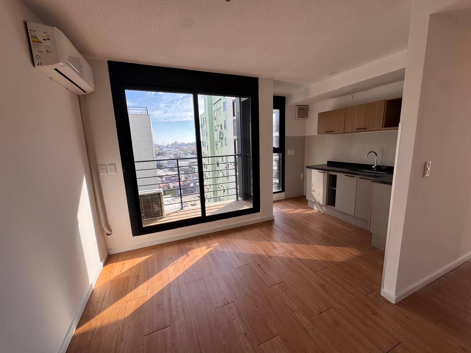 Alquiler de Apartamento en Bv. Jose Batlle y Ordoñez con 2 dormitorios y terraza en La blanqueada