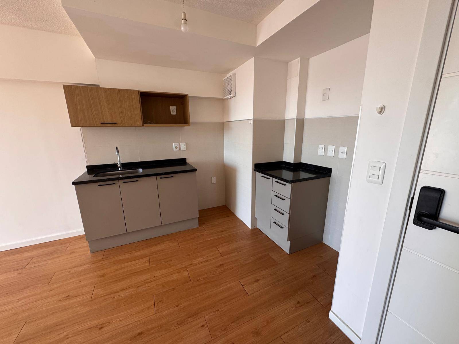 Alquiler de Apartamento en Bv. Jose Batlle y Ordoñez con 1 dormitorio y terraza en La blanqueada · Foto 1