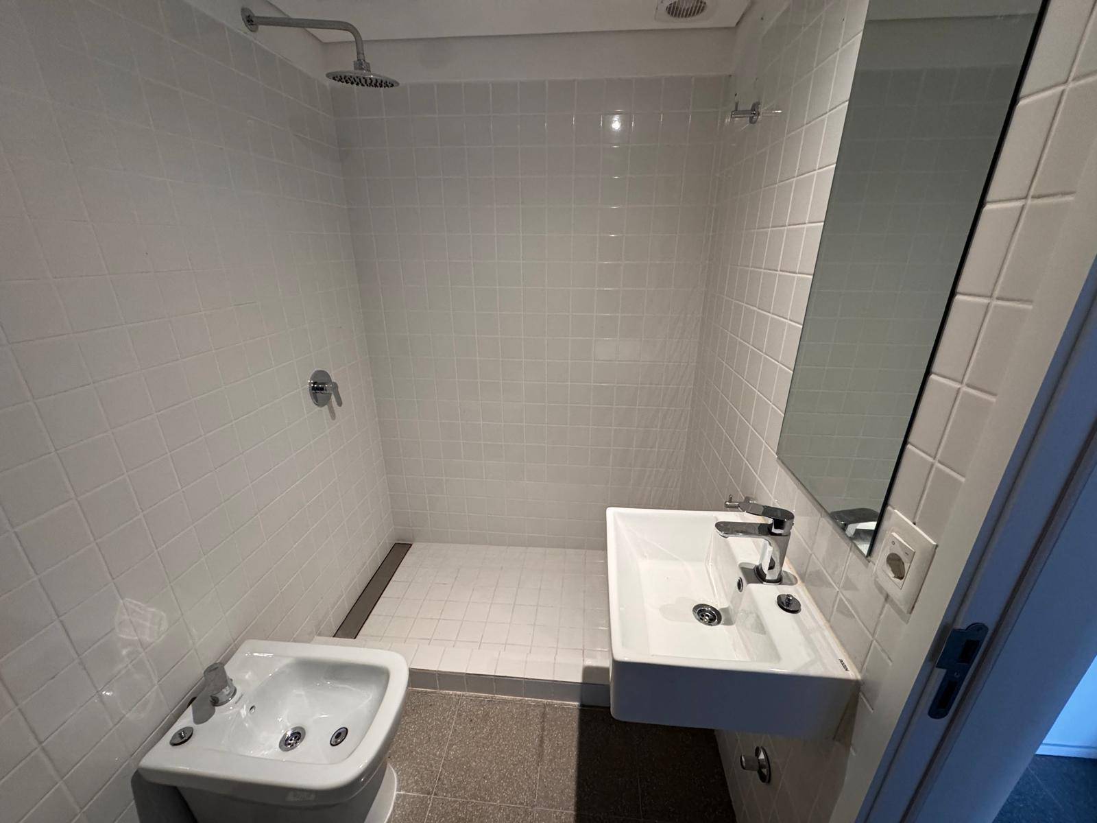 Alquiler de Apartamento a estrenar con vista al mar de 1 dormitorio en Centro · Photo 8