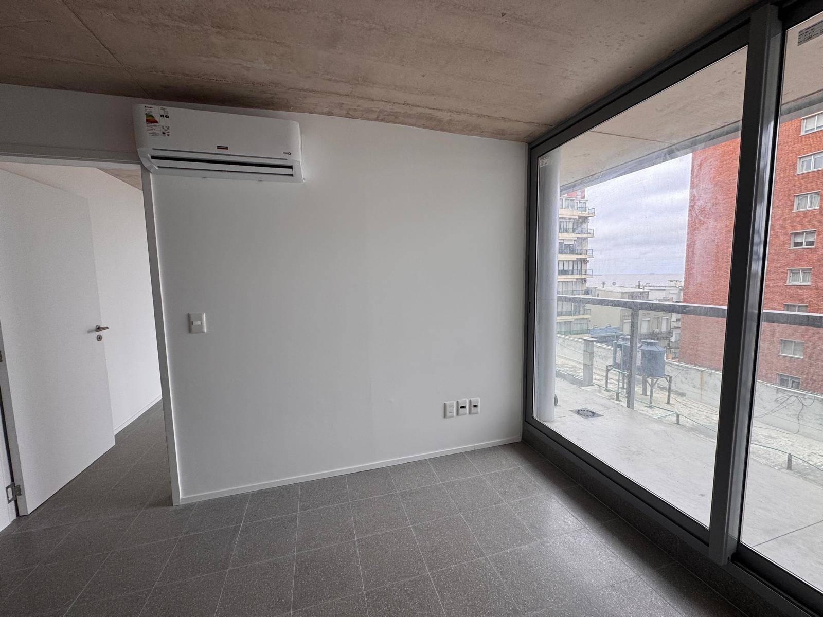 Alquiler de Apartamento a estrenar con vista al mar de 1 dormitorio en Centro · Photo 6