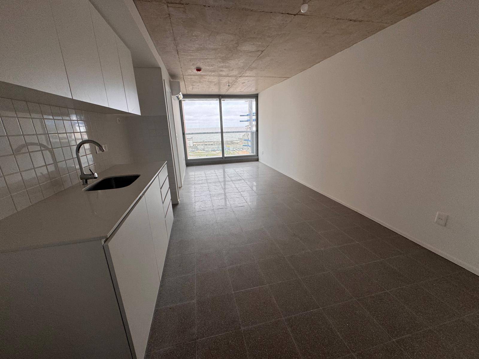 Alquiler de Apartamento a estrenar con vista al mar de 1 dormitorio en Centro · Foto 2