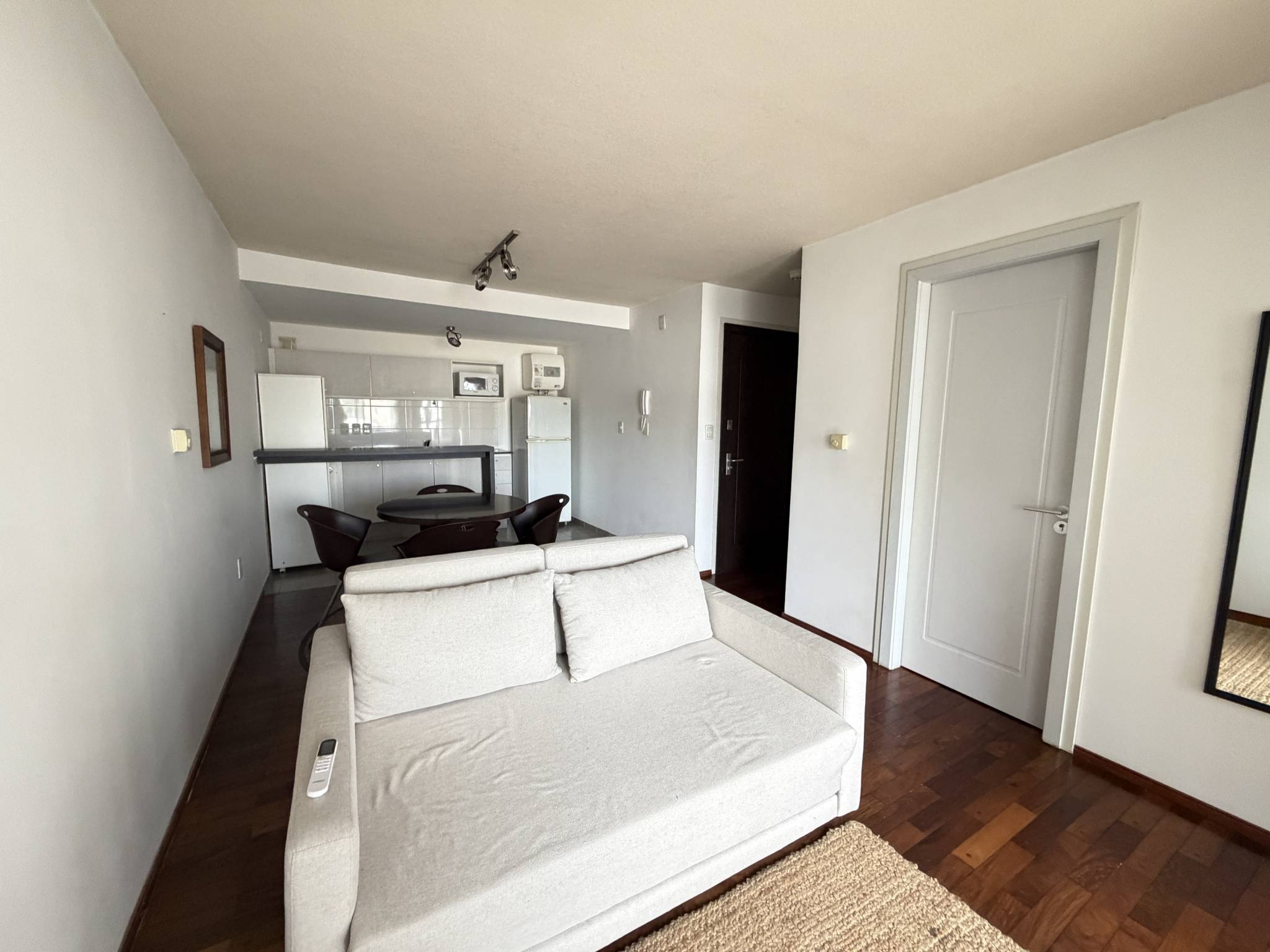 Alquiler Apartamento Un Dormitorio con Balcon en Villa Biarritz · Foto 1