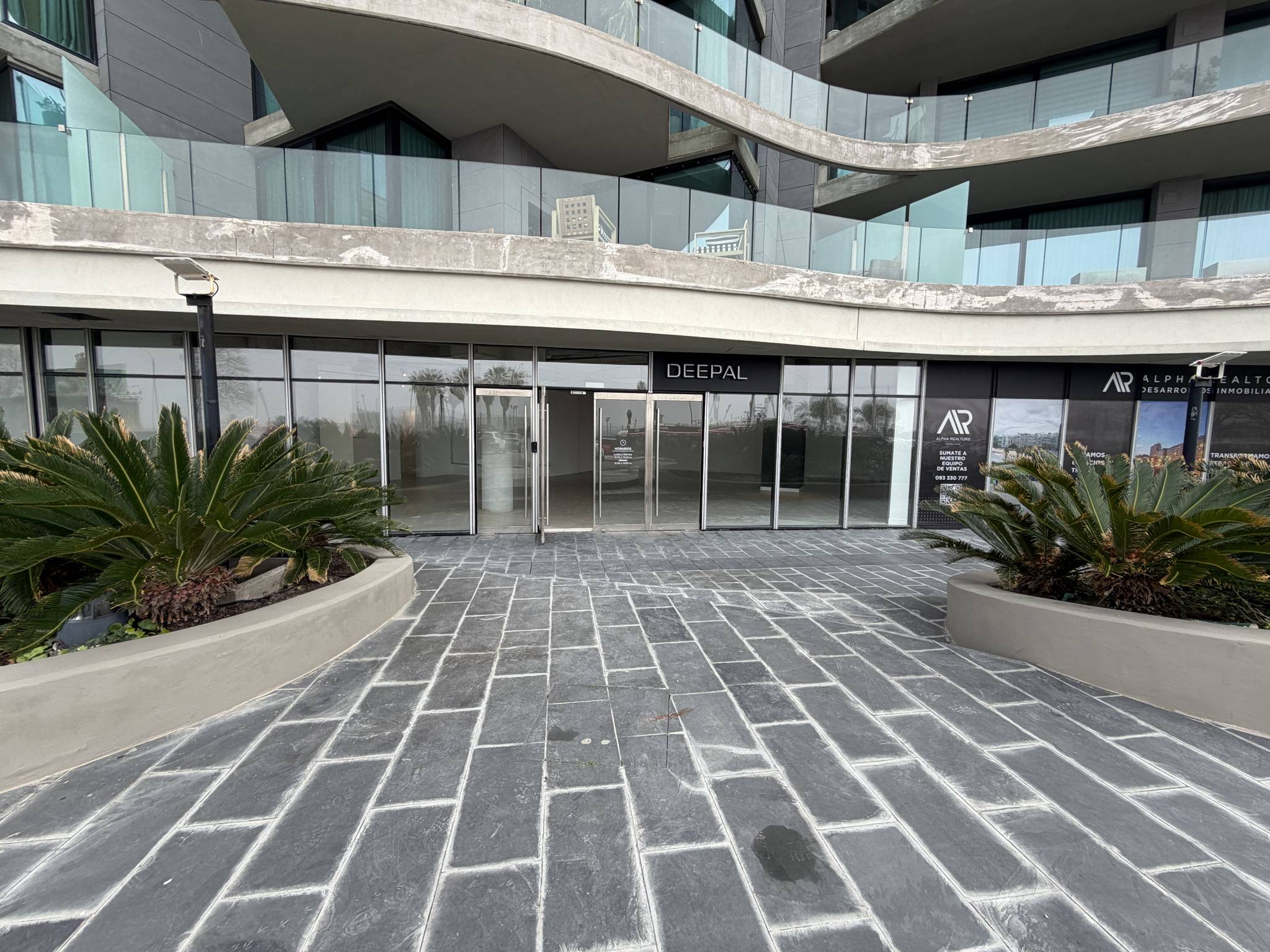 Alquiler Local comercial en la Rambla con 190 Mts2 en Buceo · Foto 3